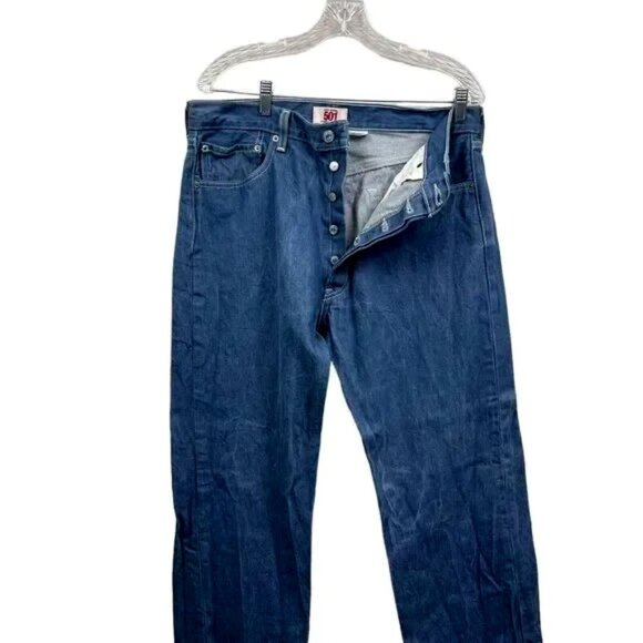 Levis 501 Jeans Mens 36x32 Button Fly Straight Leg Denim Classic Vintage - Picture 1 of 9